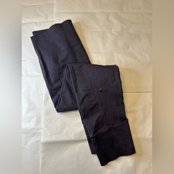 Lululemon Vintage Leggings-Inseam - Picture 4 of 5